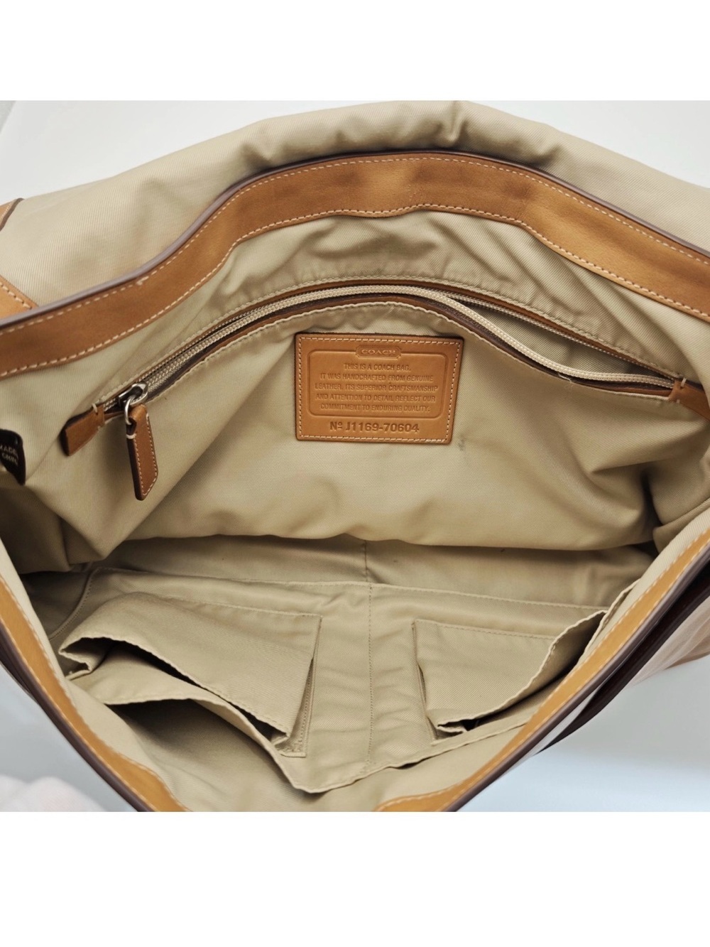 Coach Leather Messenger Bag in Tan with Black Strap - Picture 2 of 11